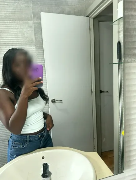 Carla, 29