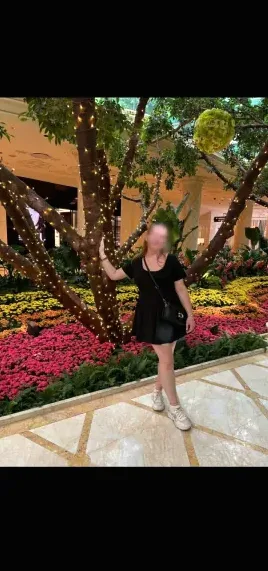 Claudia, 25