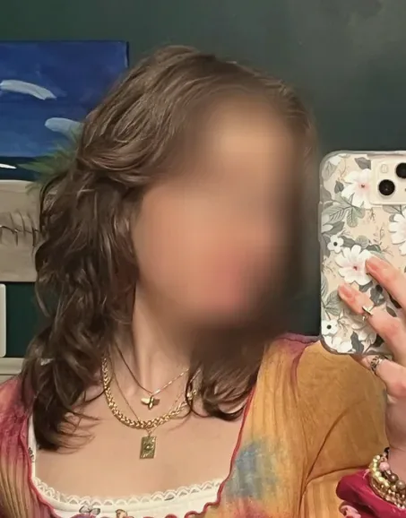 Denise, 20