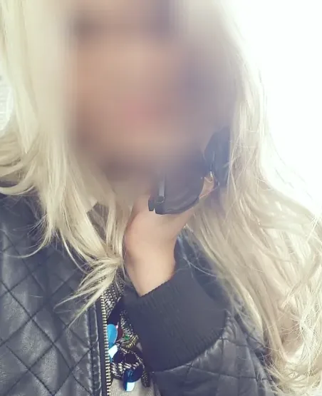 Ela, 32