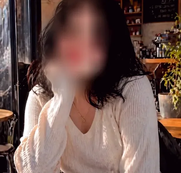 Esra, 25