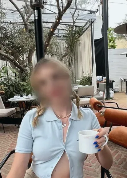 Janina, 27