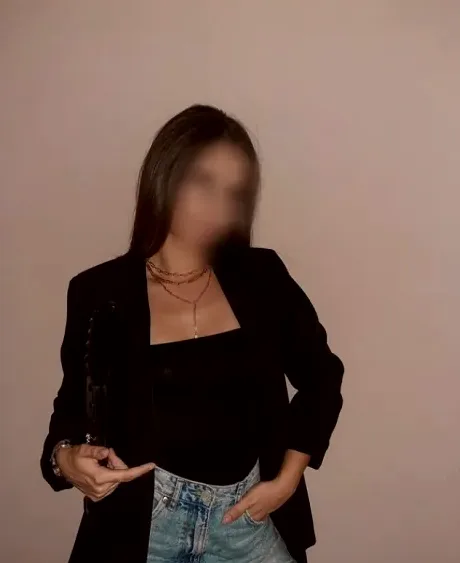 Laura, 35