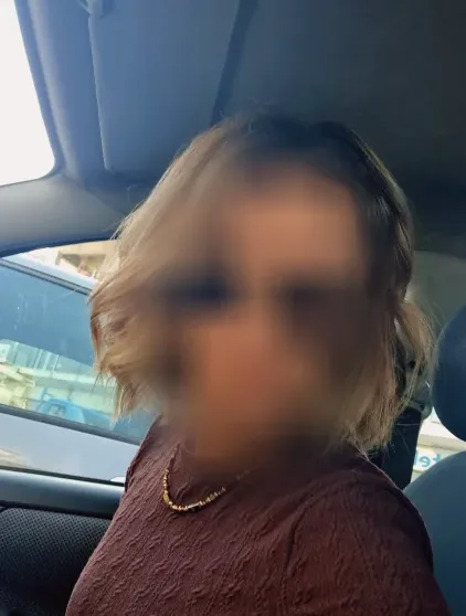 Lotta, 33