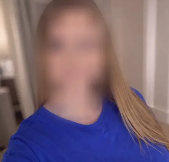 Nicole, 39