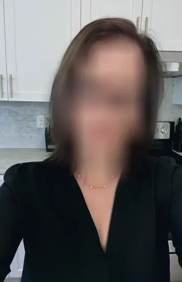 Nina, 38