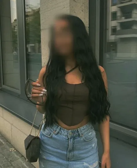 Selina, 19