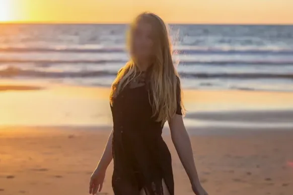Simone, 32