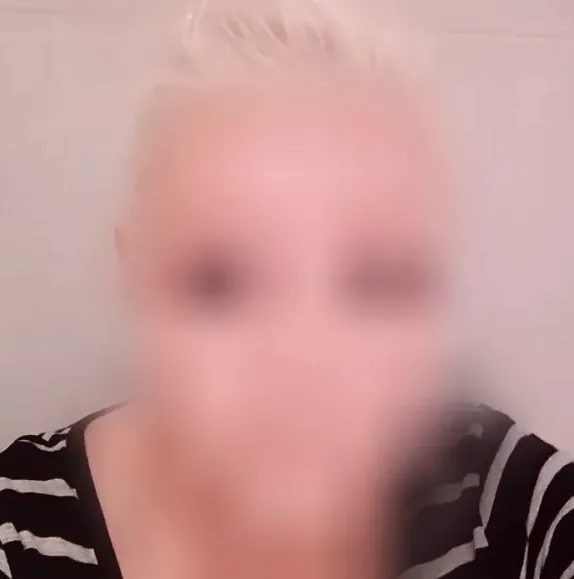 Viktoria, 39
