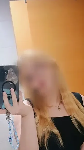 Yvonne, 26
